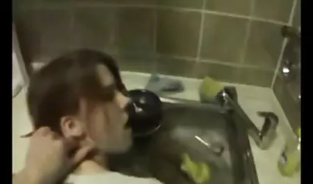 Mała Penny Pax język i kurczaka z darm film por psem!