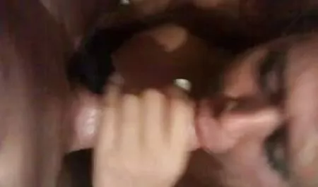 Karmić podekscytowany blond na filmy o sexie za darmo czarny i biały Dick